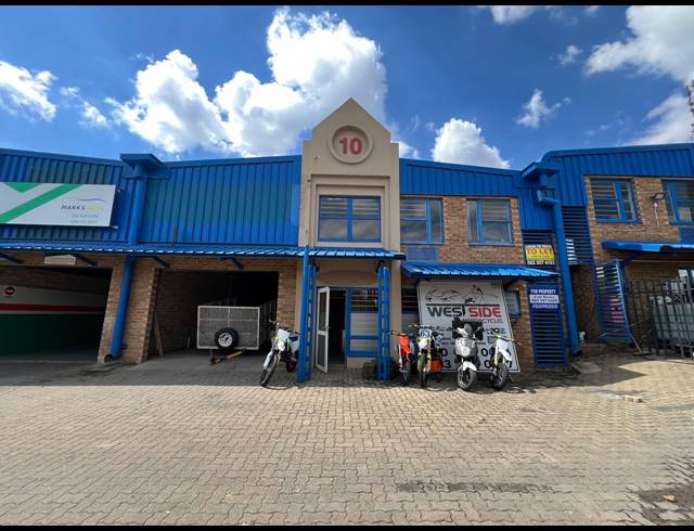 301M² WAREHOUSE TO LET IN LASER PARK